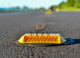 reflective road studs