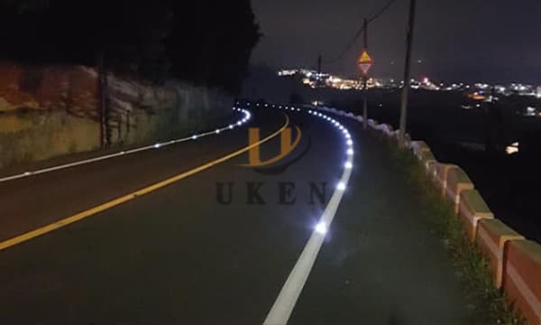 reflective road markers