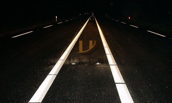 reflective pavement studs