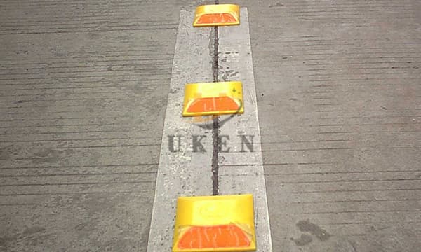 reflective road markers