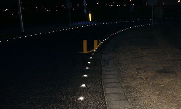 reflective road studs