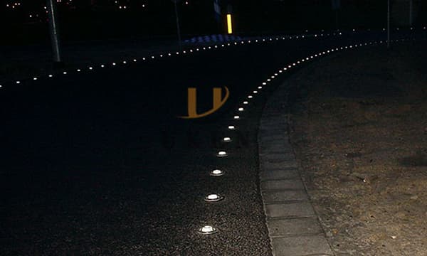 road stud reflectors