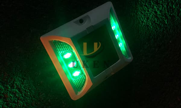 solar led road studs